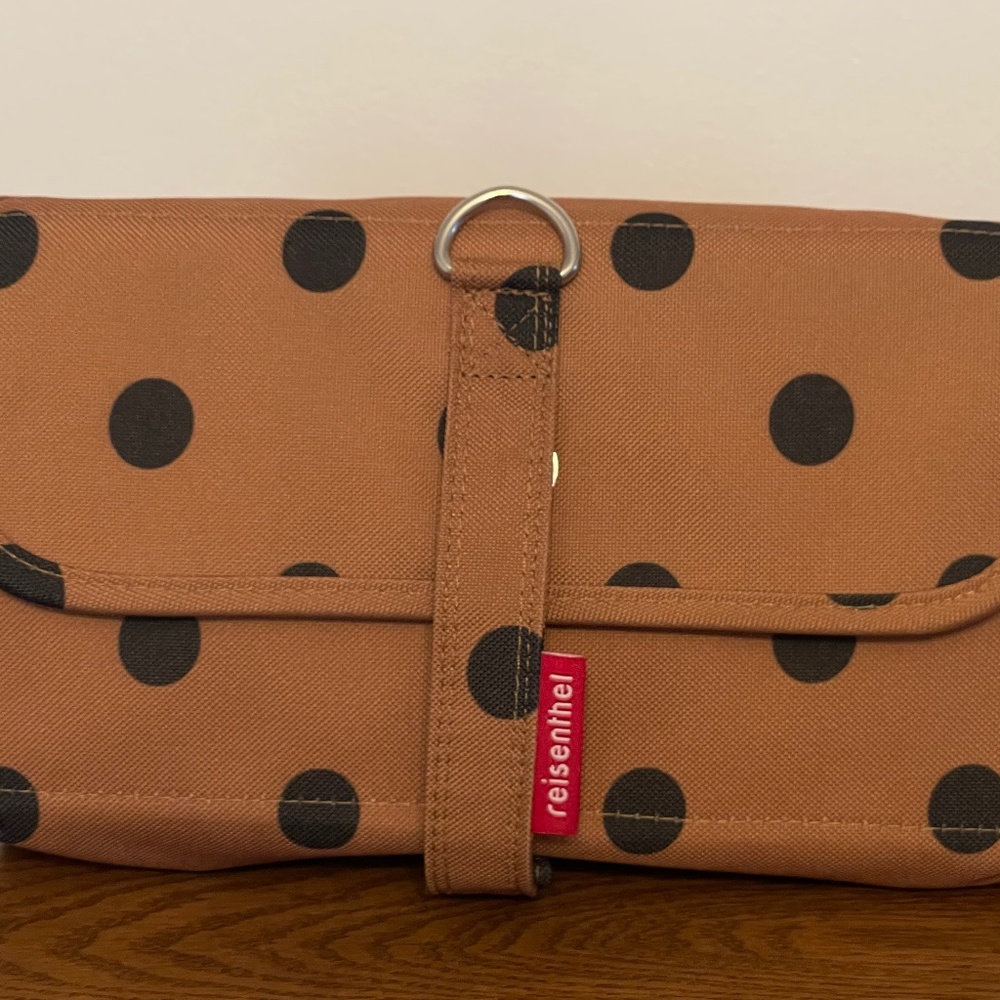 Reisenthel Hanging Rust w/ black Polka Dot Wrap Cosmetic Toiletry Travel Bag